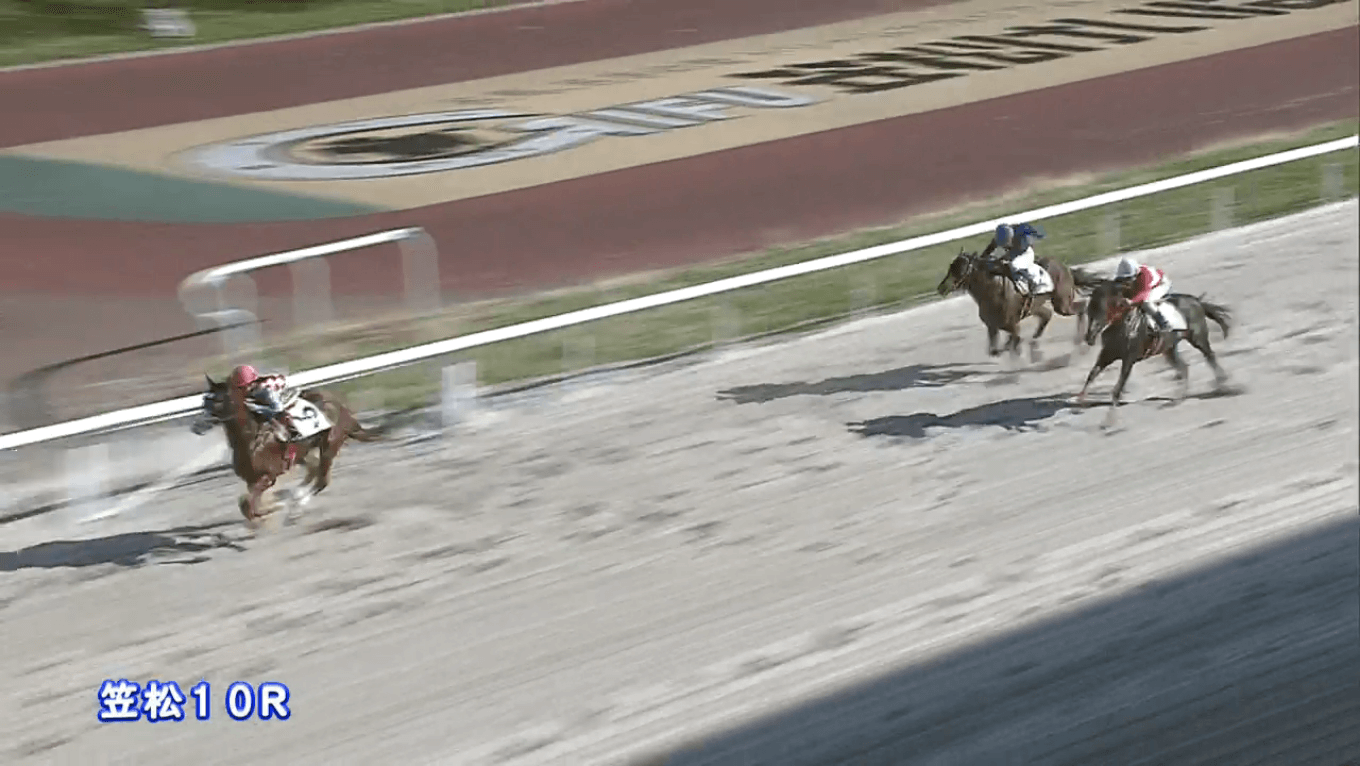 ギンザトップレディが逃げ切って楽勝、父ギンザグリングラスに少し遅れての父の日プレゼントを届ける